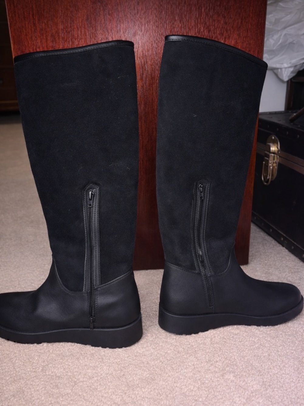 Classic Black Knee-High Womens Boots with Side Zip